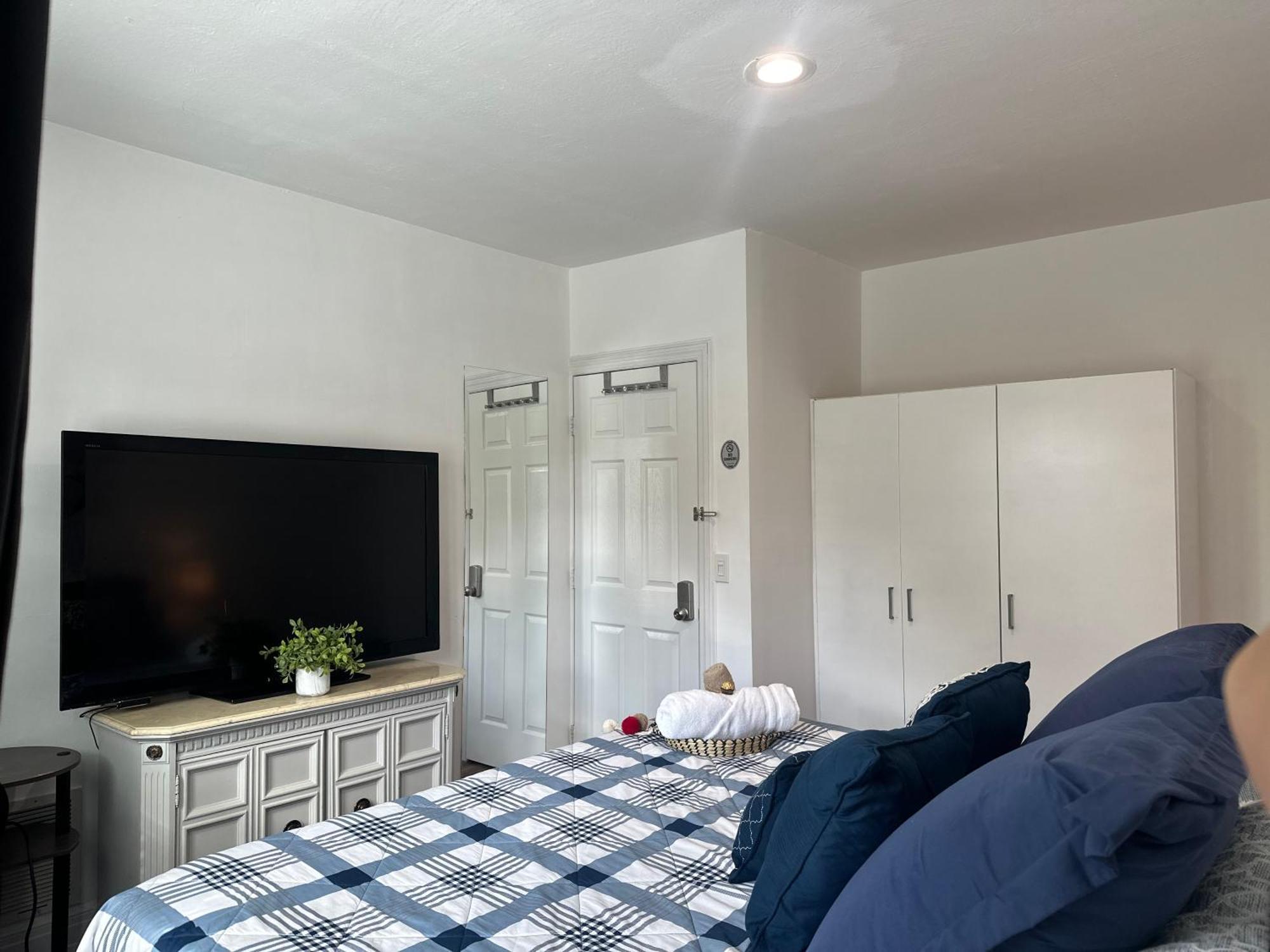 Cozy Private Bedrooms Kitchen Wifi Englewood Exterior photo